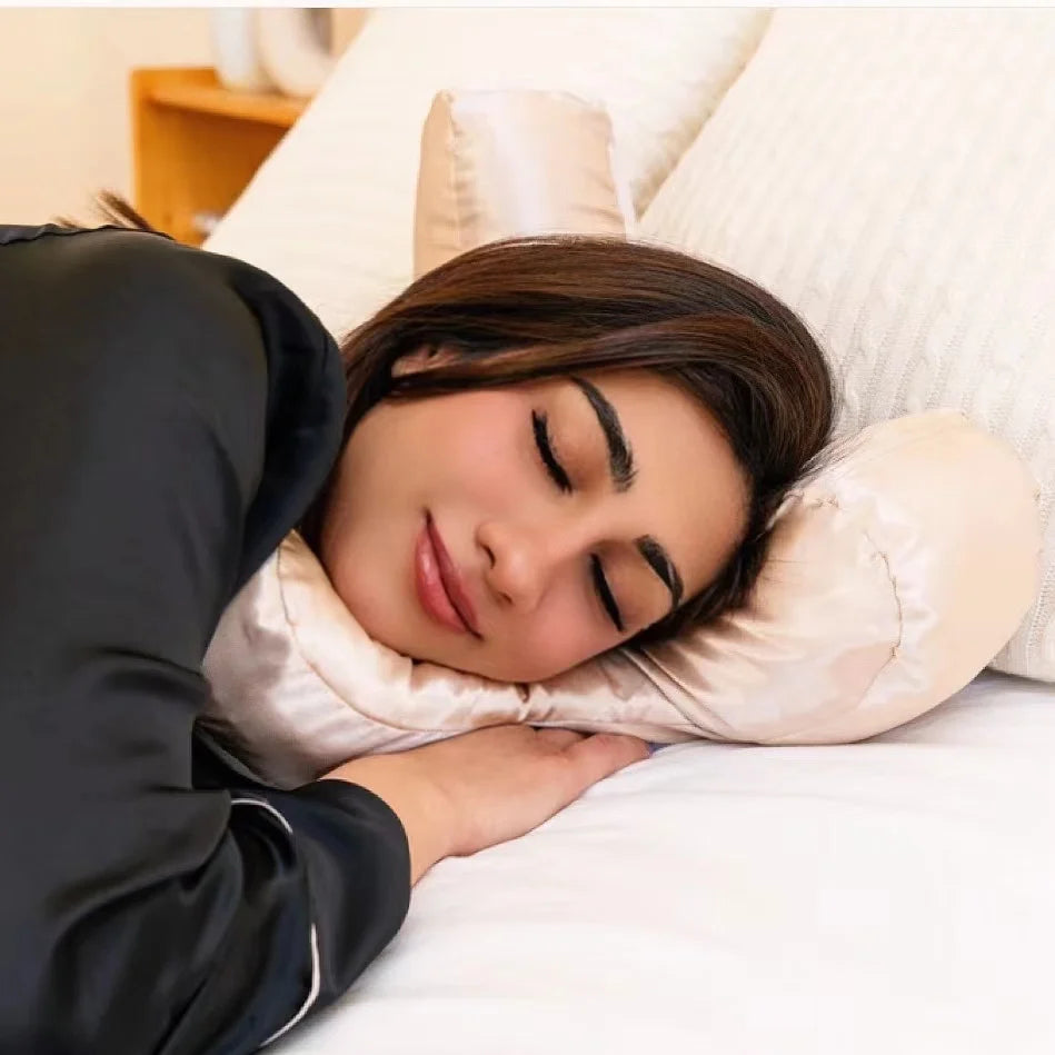 Anti Wrinkles Pillow — Sleep on your side without worrying about creases or wrinkles.