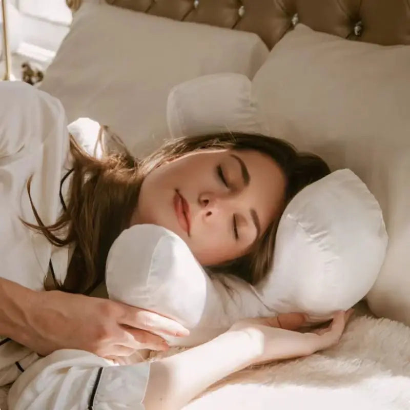 Anti Wrinkles Pillow — Sleep on your side without worrying about creases or wrinkles.