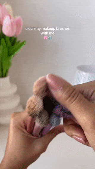 Makeup Brush Cleaner